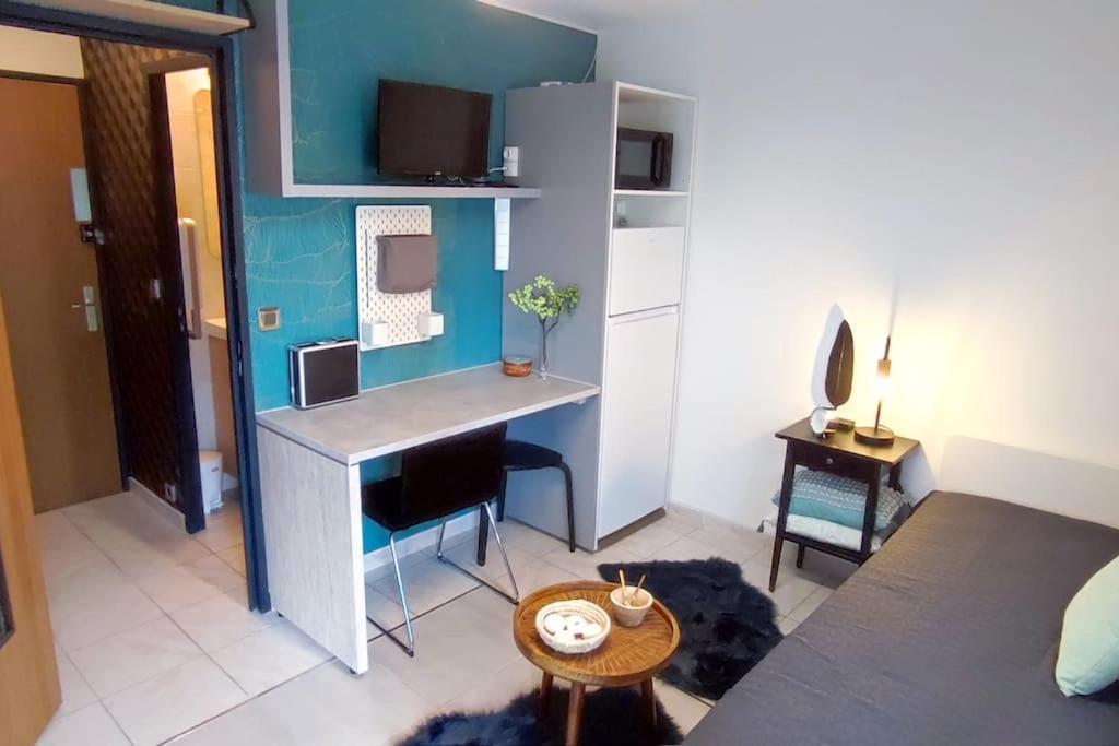 Michelet Studio Climatise Avec Balcon Et Parking Ferme Montpellier Extérieur photo